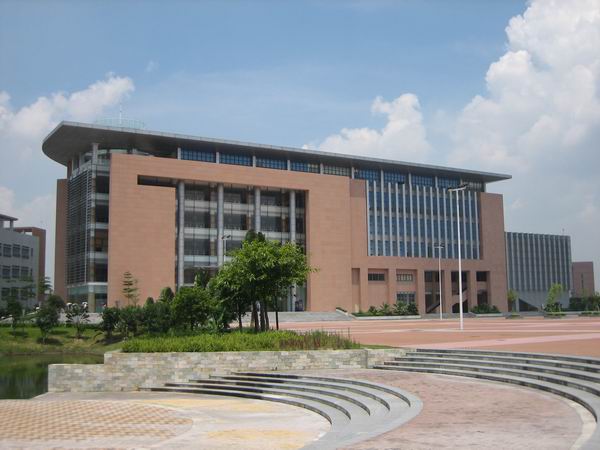 廣州大學(xué)城廣東外語外貿(mào)大學(xué)圖書館.jpg
